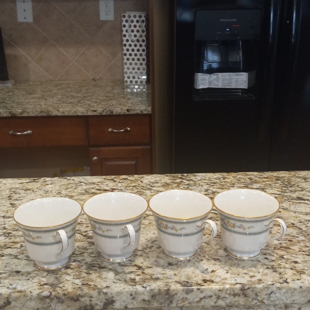 Dinnerware - Picture 2 of 5